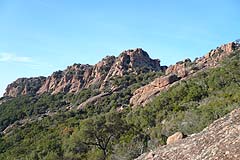 Rocher Rouge linke Felsen
